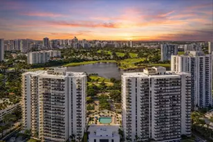 3701 N Country Club Dr, Aventura, FL 33180 - Photo 11