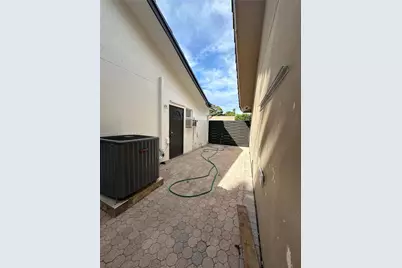 15882 SW 138th Ct #Rear, Miami, FL 33177 - Photo 5