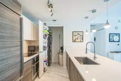 1100 S Miami Ave #1609, Miami, FL 33130 - Photo 11