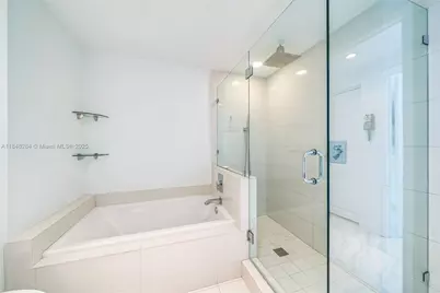 1100 S Miami Ave #1609, Miami, FL 33130 - Photo 25