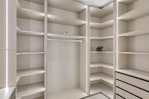 700 NE 24th St, Miami, FL 33137 - Photo 33