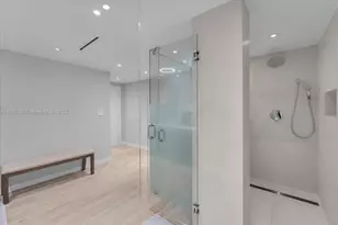 600 Grapetree Dr, Key Biscayne, FL 33149 - Photo 25