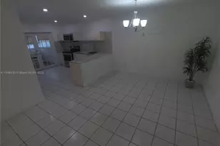 8945 NW 114th St, Hialeah Gardens, FL 33018 - Photo 5