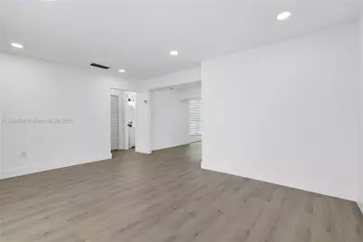 9731 NW 24th Pl, Sunrise, FL 33322 - Photo 9