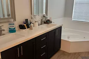 14621 Balgowan Rd, Miami Lakes, FL 33016 - Photo 17