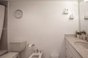 1800 NE 114th St, Miami, FL 33181 - Photo 15