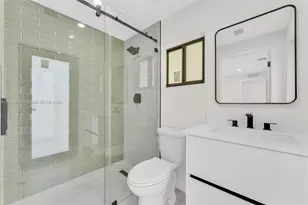 7993 W 18th Ln, Hialeah, FL 33014 - Photo 25