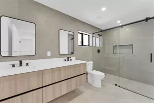 7993 W 18th Ln, Hialeah, FL 33014 - Photo 19