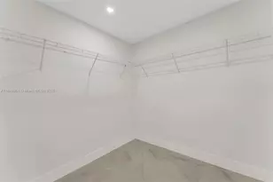 7993 W 18th Ln, Hialeah, FL 33014 - Photo 21