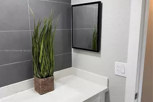 9450 Poinciana Pl, Davie, FL 33324 - Photo 17