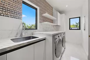 2321 N Bay Rd, Miami Beach, FL 33140 - Photo 59