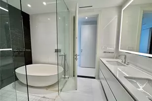 300 Biscayne Blvd Way, Miami, FL 33131 - Photo 19