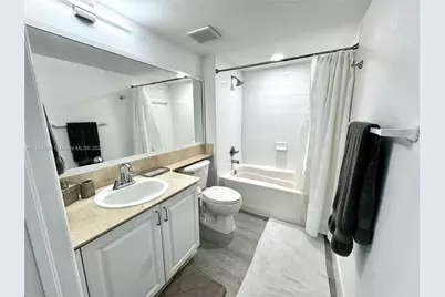 1155 Brickell Bay Dr #906, Miami, FL 33131 - Photo 5