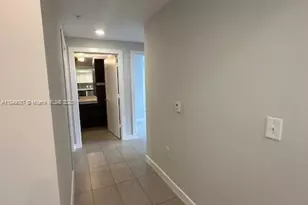 117 SW 10th St, Miami, FL 33130 - Photo 13