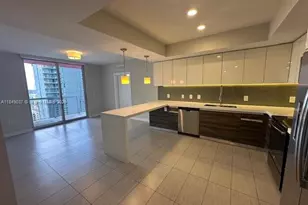 117 SW 10th St, Miami, FL 33130 - Photo 11