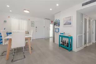 1631 NE 114th St, Miami, FL 33181 - Photo 3