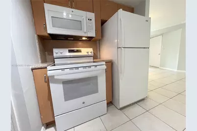 2415 NW 16th St Rd #303-1, Miami, FL 33125 - Photo 9