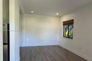 560 NE 69th St, Miami, FL 33138 - Photo 5