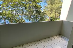 10090 NW 80th Ct, Hialeah Gardens, FL 33016 - Photo 17