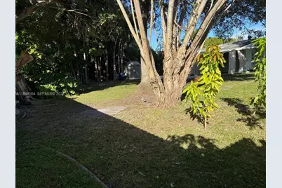 204 SW 7th Ave, Hallandale Beach, FL 33009 - Photo 23