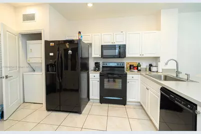 2820 NW 180th St, Miami Gardens, FL 33056 - Photo 9