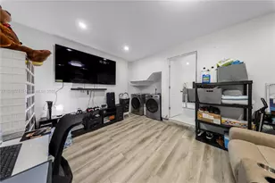 18858 NW 63rd Ct Cir, Hialeah, FL 33015 - Photo 17