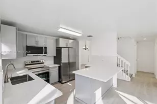 1378 SW 180th Ave, Pembroke Pines, FL 33029 - Photo 15