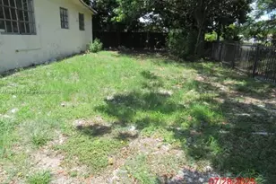 18410 NW 42nd Ave, Miami Gardens, FL 33055 - Photo 9