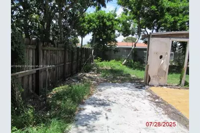 18410 NW 42nd Ave, Miami Gardens, FL 33055 - Photo 11