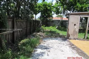 18410 NW 42nd Ave, Miami Gardens, FL 33055 - Photo 11