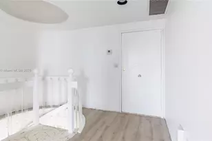 11111 Biscayne Blvd, Miami, FL 33181 - Photo 41