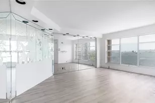 11111 Biscayne Blvd, Miami, FL 33181 - Photo 33