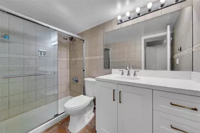 5555 Collins Ave #8U, Miami Beach, FL 33140 - Photo 15