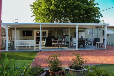 7320 NW 2nd St, Pembroke Pines, FL 33024 - Photo 23