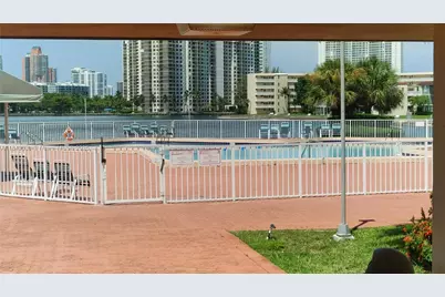 3030 Marcos Dr #T409, Aventura, FL 33160 - Photo 5