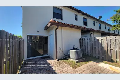 3223 SE 4th Ct, Homestead, FL 33033 - Photo 13