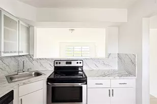 1450 NE 191st St, Miami, FL 33179 - Photo 15