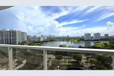 3731 N Country Club Dr #1825, Aventura, FL 33180 - Photo 11