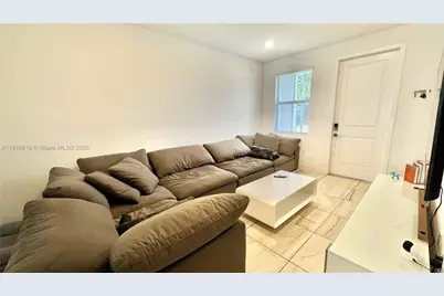 181 SW 170th Ave, Pembroke Pines, FL 33027 - Photo 3