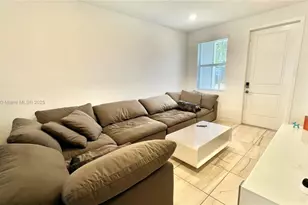 181 SW 170th Ave, Pembroke Pines, FL 33027 - Photo 3