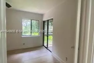 241 Wimbledon Lake Dr, Plantation, FL 33324 - Photo 17