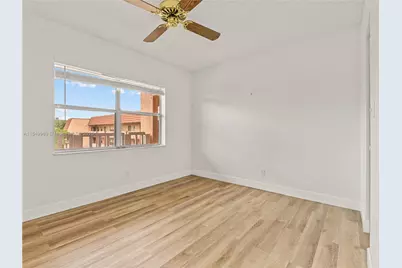 9460 Sunrise Lakes Blvd #309, Sunrise, FL 33322 - Photo 5