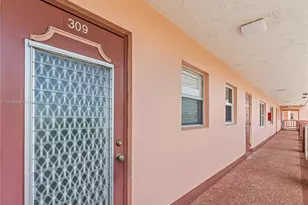 9460 Sunrise Lakes Blvd, Sunrise, FL 33322 - Photo 19