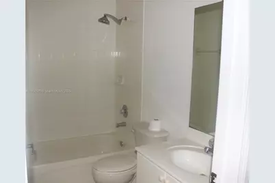 11375 NW 77th Ln, Doral, FL 33178 - Photo 9