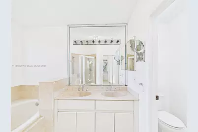 1251 E Wilshire Cir E, Pembroke Pines, FL 33027 - Photo 19