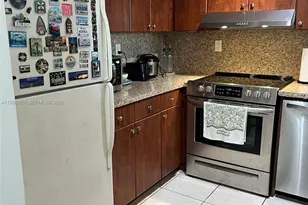 9682 Fontainebleau Blvd, Miami, FL 33172 - Photo 19