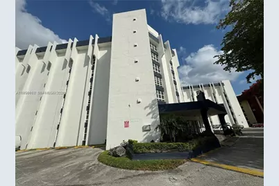 9682 Fontainebleau Blvd #401, Miami, FL 33172 - Photo 5