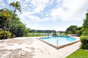 9682 Fontainebleau Blvd, Miami, FL 33172 - Photo 3