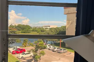 9682 Fontainebleau Blvd, Miami, FL 33172 - Photo 29