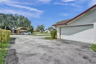 9461 SW 134th St, Miami, FL 33176 - Photo 33